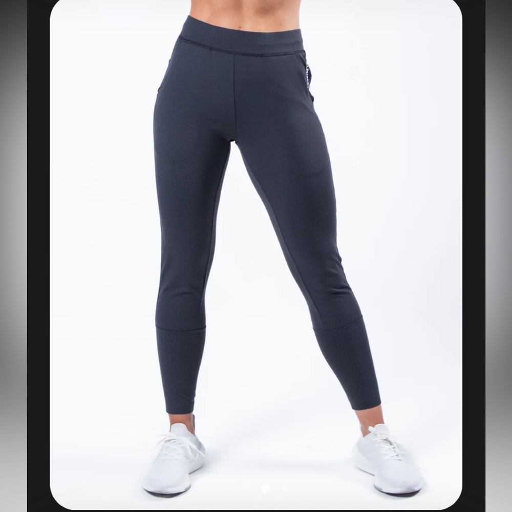 Alphalete women's Jogger size Small